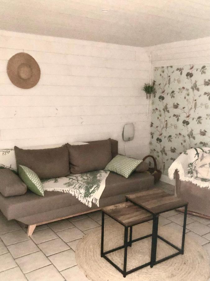 Charmant Petit Gite Au Milieu De La Verdure Coulounieix-Chamiers Zewnętrze zdjęcie